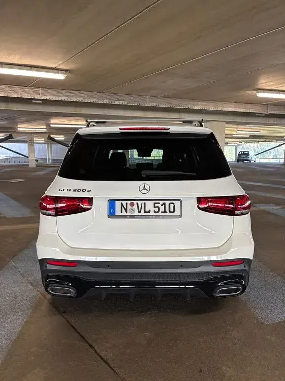 Gebraucht Mercedes GLB200 AMG 150 PS (110 kW) 2021 Weiß SUV