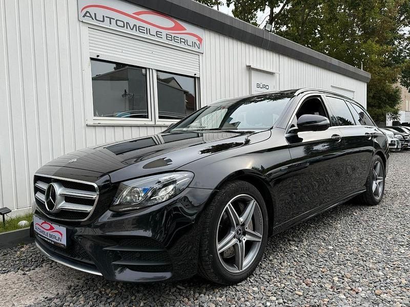 Schwarz Gebraucht 2020 Mercedes E300 AMG Limousine | 20.900 € (Guter Preis) - Bild 1/4