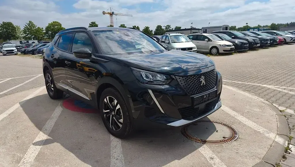 Gebraucht Peugeot 2008 Allure 131 PS (96 kW) 2022 Schwarz SUV