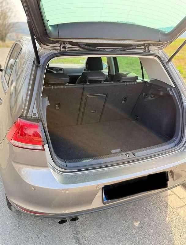 Gebraucht VW Golf VII LOUNGE 125 PS (91 kW) 2015 Grau Limousine