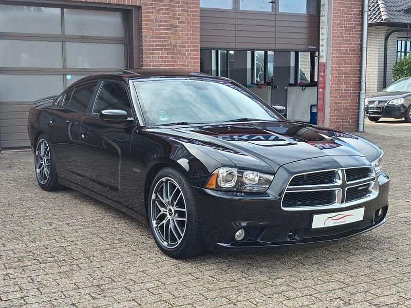 Second-hand Dodge Charger 373 CP (274 kW) 2011 Negru Berlinǎ