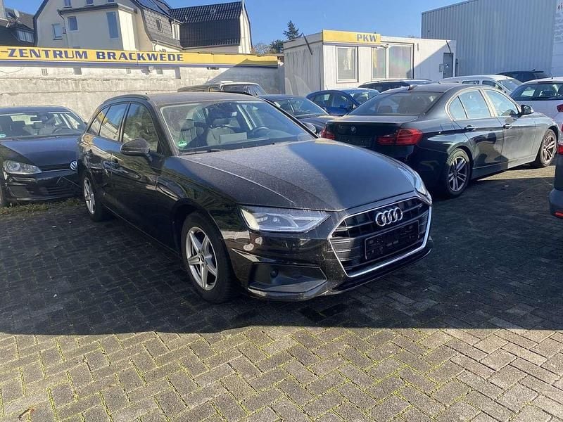 Brillantschwarz Gebraucht 2021 Audi A4 Kombi | 12.999 € (Teuer) - Bild 1/4