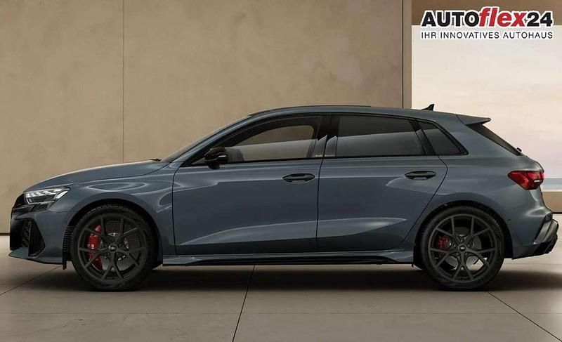 Kemoragrau metallic Neu 2025 Audi RS3 Kleinwagen | 65.883 € - Bild 1/4