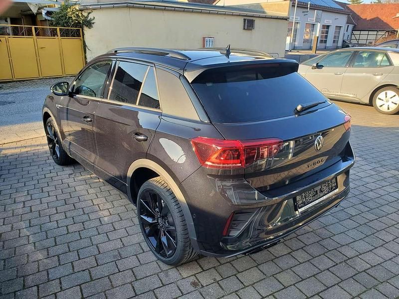 Neu VW T-Roc IQ Drive 150 PS (110 kW) 2025 Deep black perleffekt SUV