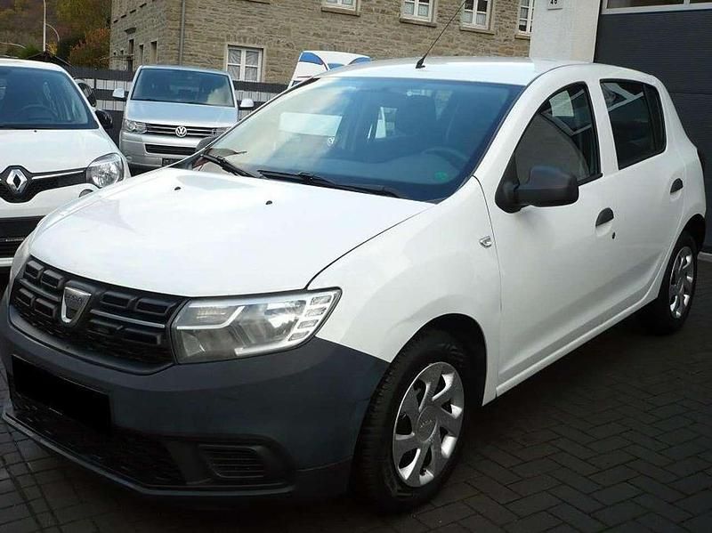 Gebraucht Dacia Sandero 73 PS (53 kW) 2017 Weiß Limousine