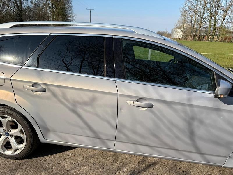 Gebraucht Ford Mondeo 200 PS (147 kW) 2011 Silber Kombi