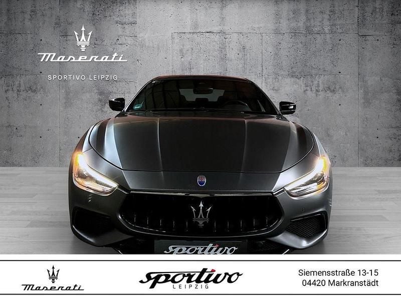 Grau Gebraucht 2022 Maserati Ghibli Coupé | 59.979 € (Superpreis) - Bild 1/4