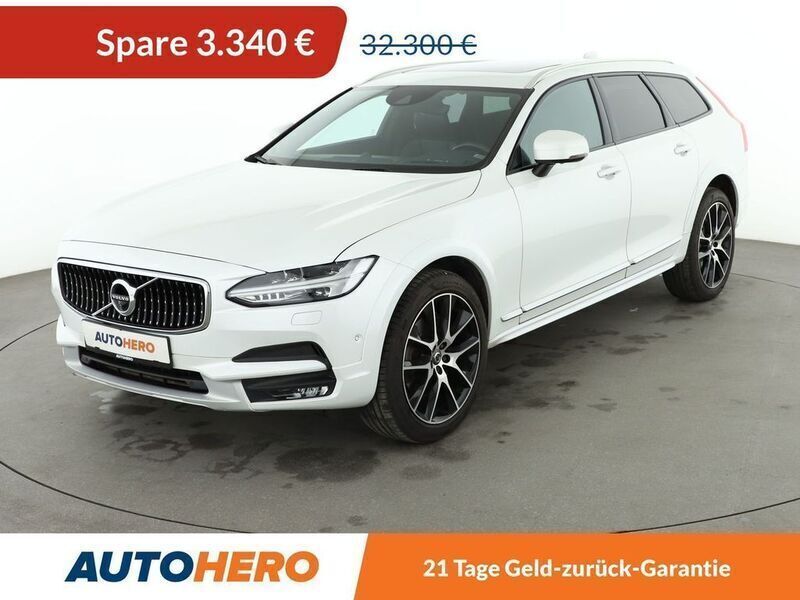 Weiß Gebraucht 2017 Volvo V90 CC Pro Kombi | 28.380 € - Bild 1/3