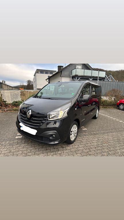 Schwarz Gebraucht 2015 Renault Trafic Van | 8.000 € (Guter Preis) - Bild 1/4