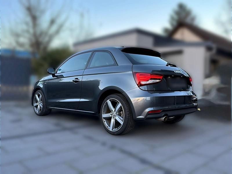 Gebraucht Audi A1 S-Line 116 PS (85 kW) 2015 Grau Kleinwagen
