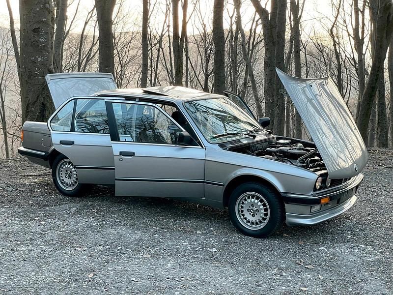 Second-hand BMW 325 129 CP (94 kW) 1987 Gri Berlinǎ