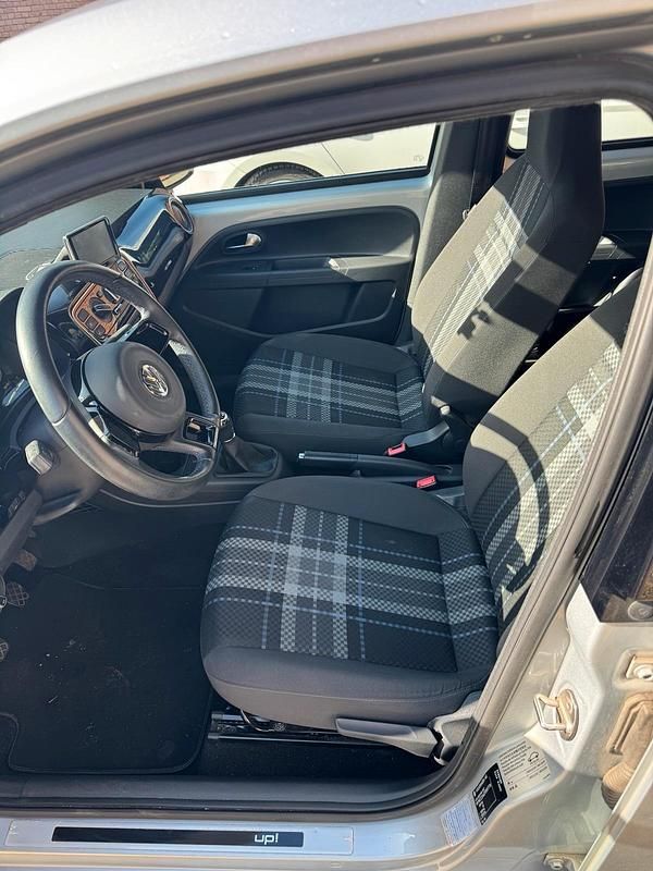 Gebraucht VW up! Cup 60 PS (44 kW) 2015 Silber Kleinwagen