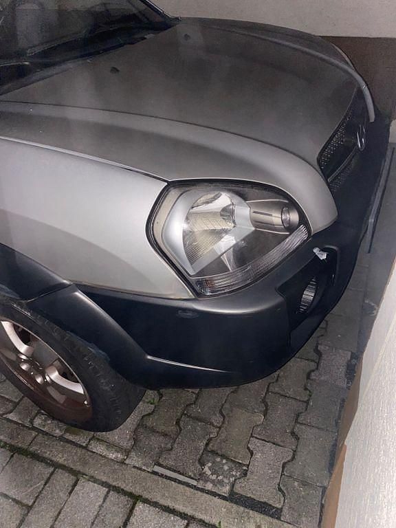 Silber Gebraucht 2008 Hyundai Tucson Edition+ SUV | 2.700 € (Superpreis) - Bild 1/4