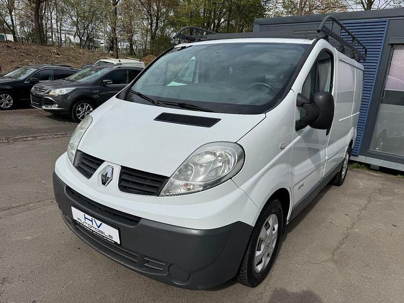 Gebraucht Renault Trafic 114 PS (83 kW) 2012 Weiß Van / Kleinbus