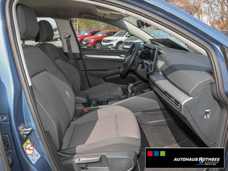 Gebraucht VW Golf VIII Life 116 PS (85 kW) 2024 Blau Limousine