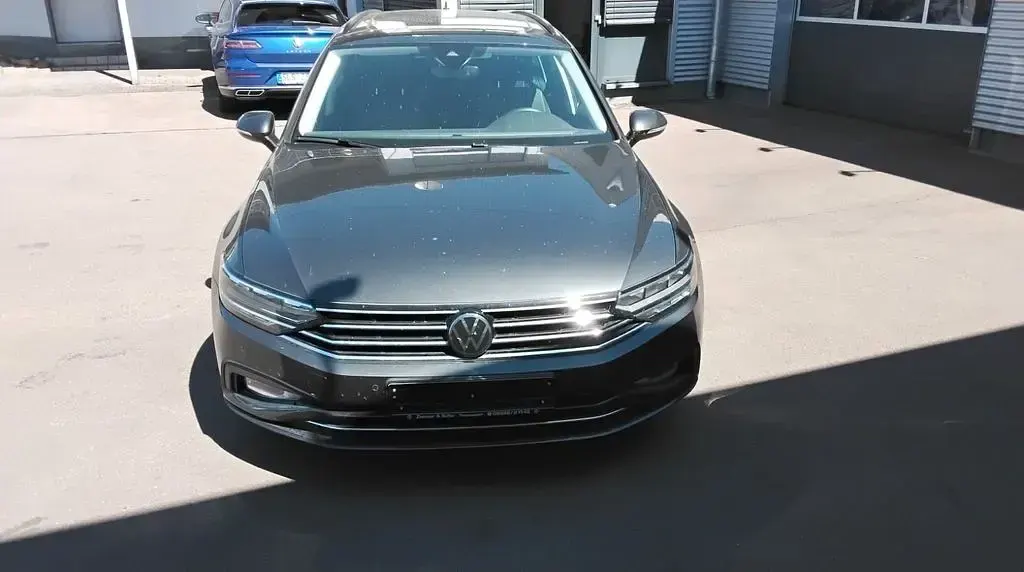 Gebraucht VW Passat Business 150 PS (110 kW) 2023 Grau Kombi