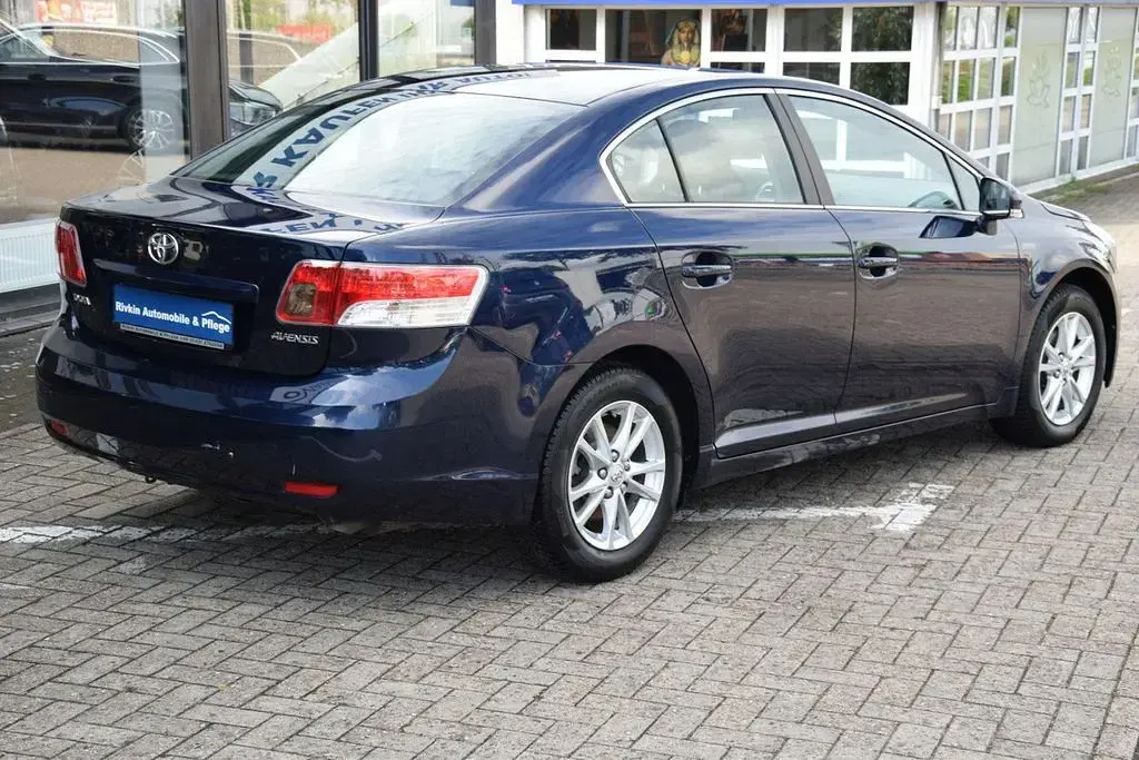 Gebraucht Toyota Avensis Sol 132 PS (97 kW) 2011 Blau Limousine