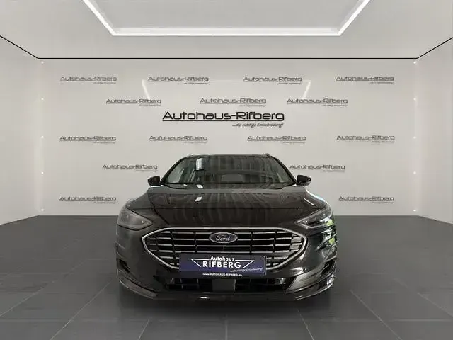 Używany Ford Focus Titanium 116 KM (85 kW) 2024 Czarny Sedan/Limuzyna
