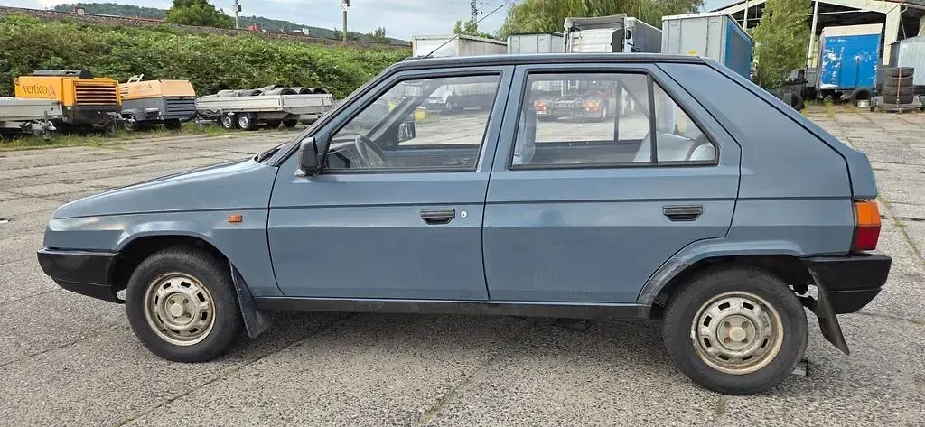 Gebraucht Skoda Favorit 63 PS (46 kW) 1988 Grau Kleinwagen