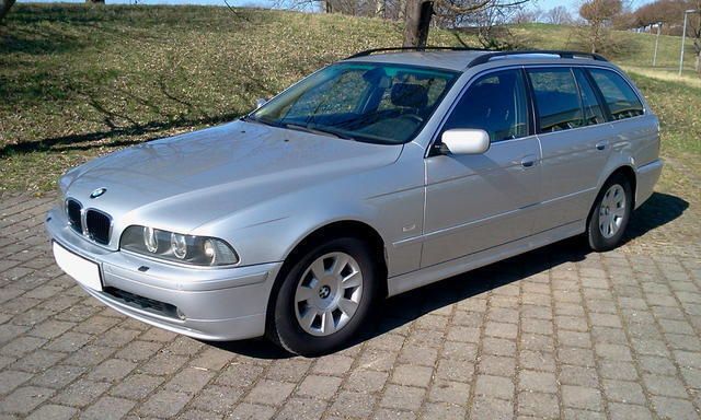 Gebraucht BMW 525 222 PS (163 kW) 2001 Silber metallic Kombi