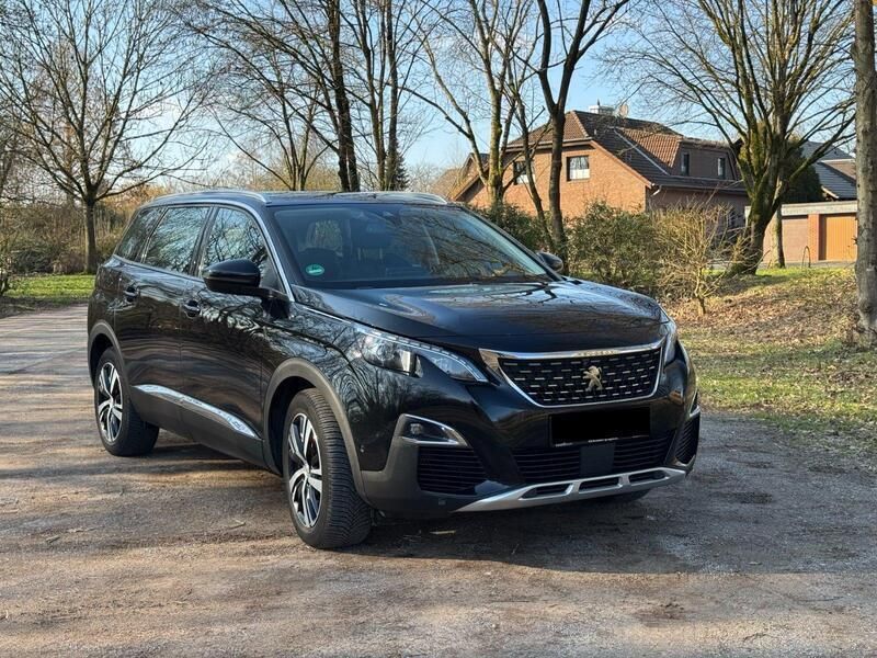 Schwarz Gebraucht 2021 Peugeot 5008 Allure Van / Kleinbus | 20.950 € (Superpreis) - Bild 1/4