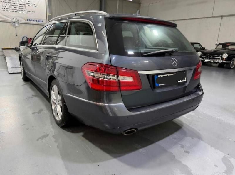Gebraucht Mercedes E350 265 PS (194 kW) 2011 Grau Kombi