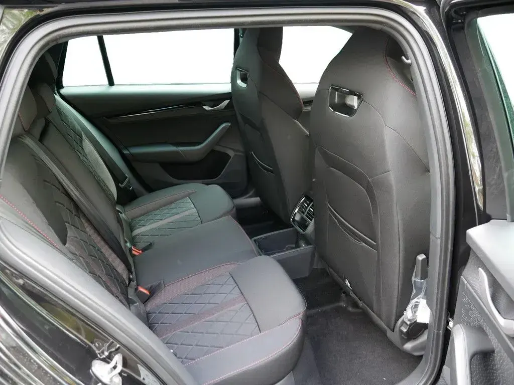 Neu Skoda Octavia RS 265 PS (194 kW) 2026 Schwarz Limousine