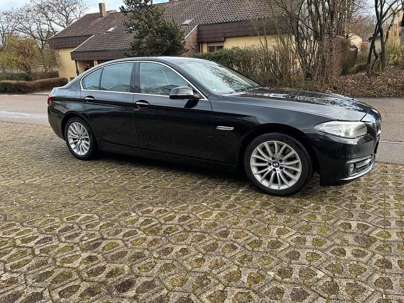 Second-hand BMW 530 258 CP (189 kW) 2014 Negru Berlinǎ