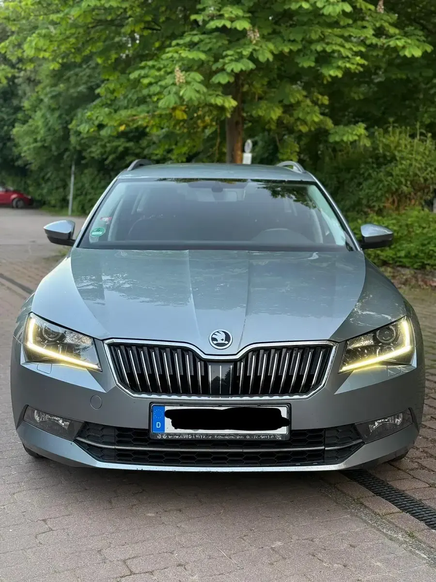 Gebraucht Skoda Superb 120 PS (88 kW) 2016 Grau Kombi