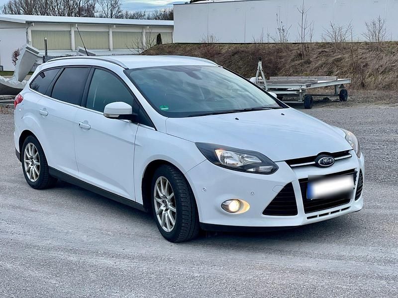 Gebraucht Ford Focus Titanium 140 PS (102 kW) 2013 Weiß Kombi