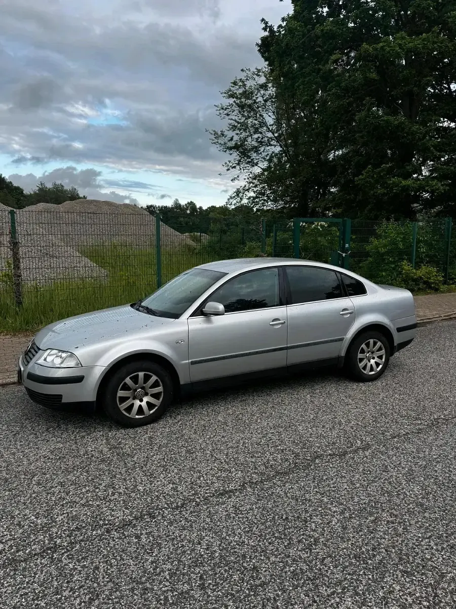 Gebraucht VW Passat 115 PS (84 kW) 2002 Limousine