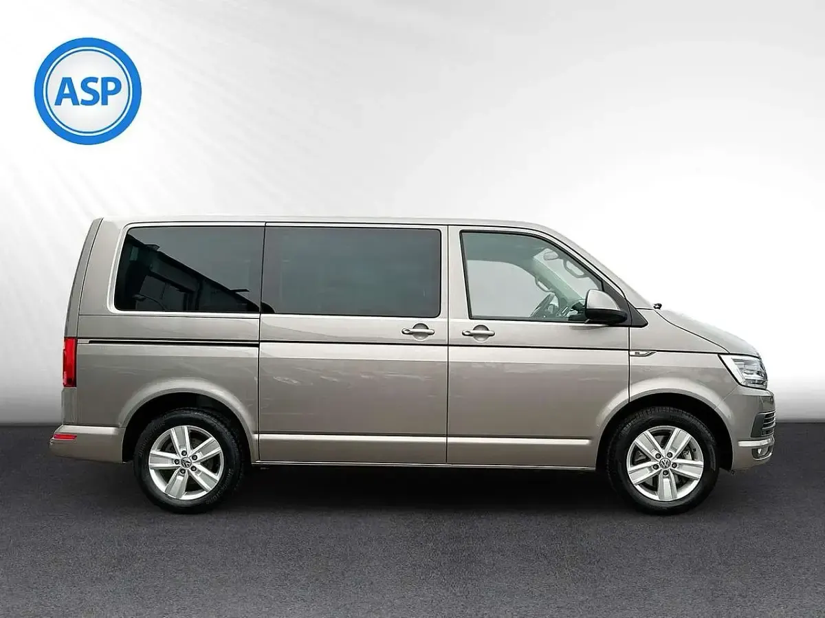 Gebraucht VW Multivan 204 PS (150 kW) 2016 Beige (mojave beige metallic) Van / Kleinbus