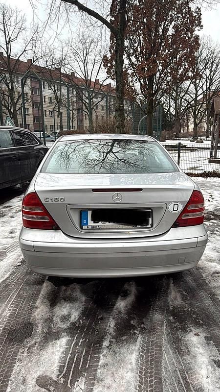 Gebraucht Mercedes C180 129 PS (94 kW) 2000 Silber Limousine