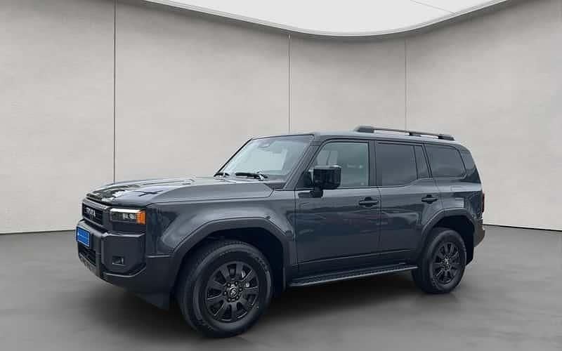 Grau Gebraucht 2024 Toyota Land Cruiser Executive SUV | 78.990 € (Guter Preis) - Bild 1/4