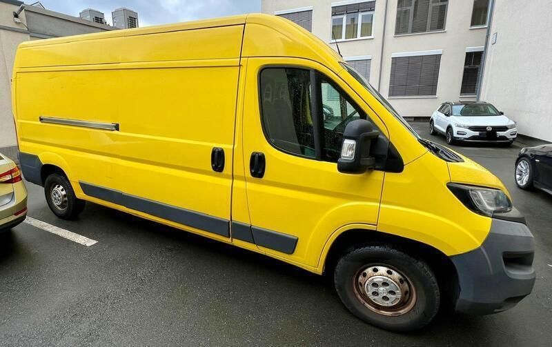 Gelb Gebraucht 2015 Peugeot Boxer Van | 10.999 € - Bild 1/4