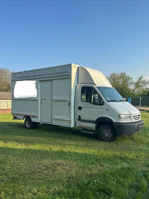 Begagnad Renault Master 106 HK (77 kW) 2000 Vit Sedan