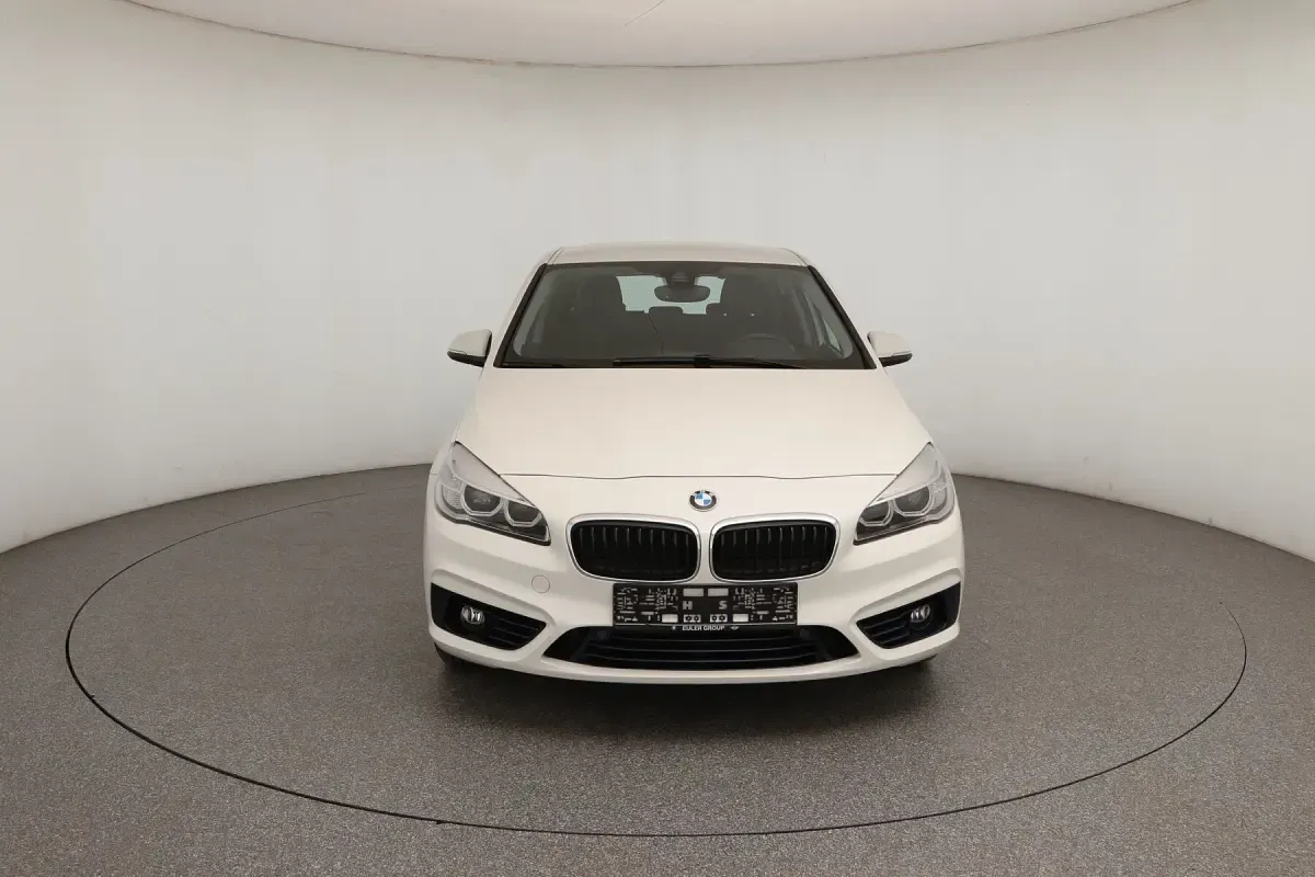 Gebraucht BMW 220 Sport Line 192 PS (141 kW) 2017 Weiß Van / Kleinbus