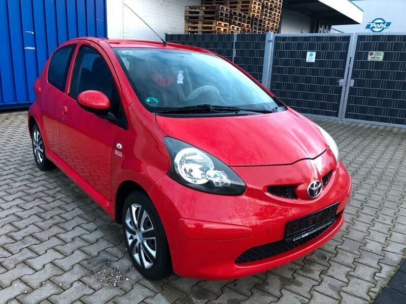 Rot Gebraucht 2006 Toyota Aygo City Kleinwagen | 1.750 € (Teuer) - Bild 1/4