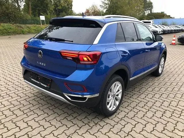 Neu VW T-Roc Style 150 PS (110 kW) 2026 Ravennablau / schwarz SUV