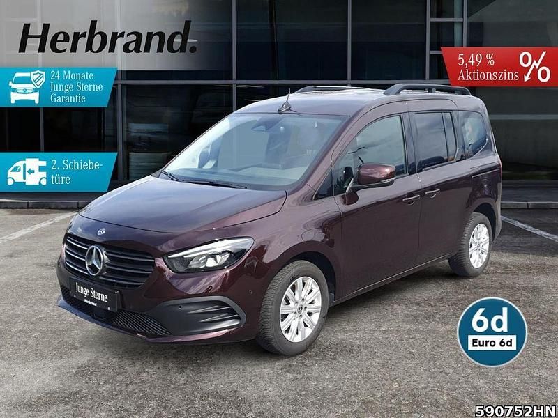 Rot Gebraucht 2024 Mercedes T180 Van / Kleinbus | 29.990 € (Teuer) - Bild 1/4