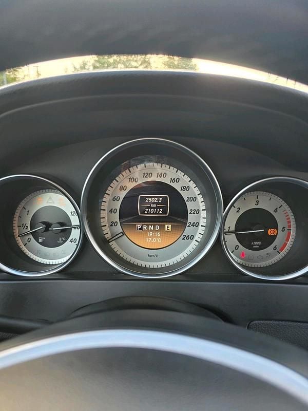 Schwarz Gebraucht 2011 Mercedes C220 Coupé | 8.750 € (Guter Preis) - Bild 1/4