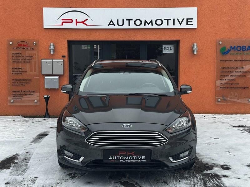 Gebraucht Ford Focus Titanium 125 PS (91 kW) 2015 Grau Kombi