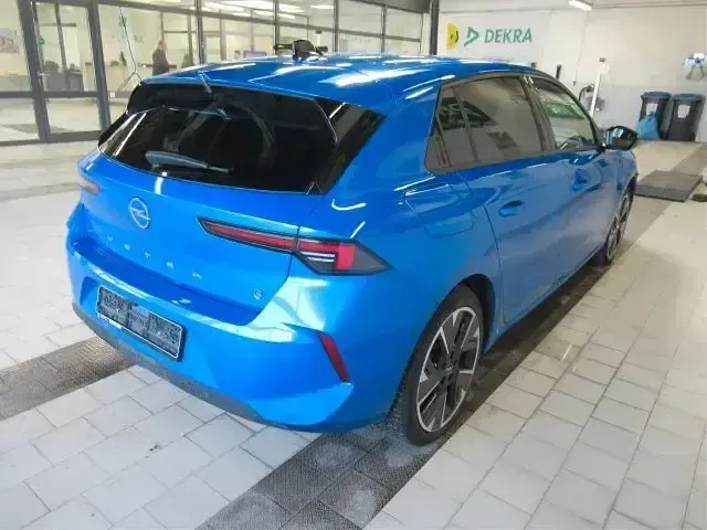 Gebraucht Opel Astra 114 kW (156 PS) 2024 Vertigo blau metallic Kleinwagen