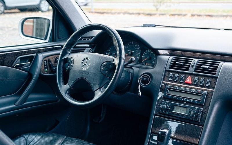 Gebraucht Mercedes E55 AMG AMG 354 PS (260 kW) 2001 Silber Limousine