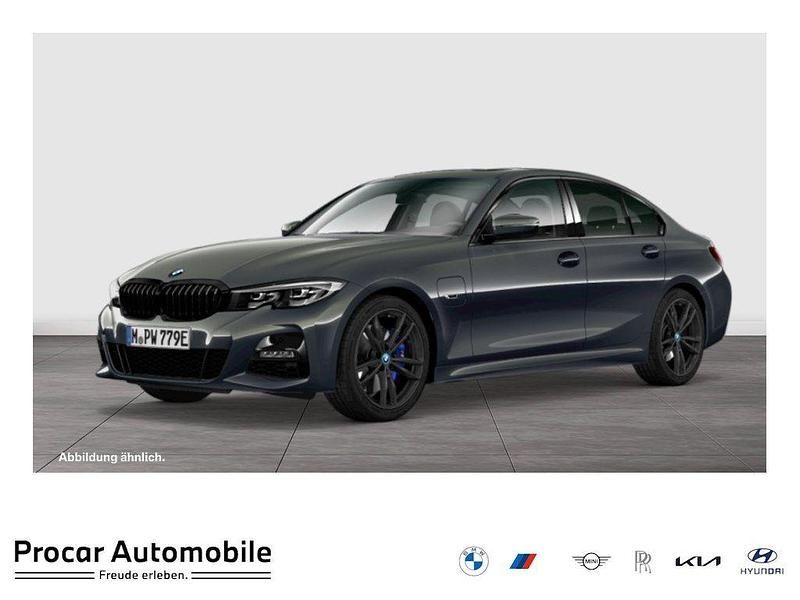 Grau Gebraucht 2022 BMW 320e M Sport Limousine | 30.490 € (Guter Preis) - Bild 1/4