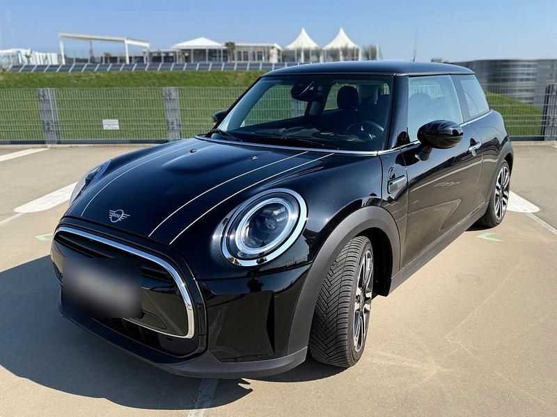Gebraucht Mini Cooper 136 PS (100 kW) 2022 Schwarz Kleinwagen