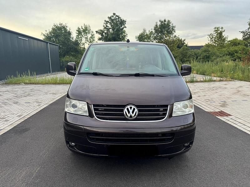Braun Gebraucht 2008 VW T5 Highline Van | 12.500 € (Etwas zu teuer) - Bild 1/4
