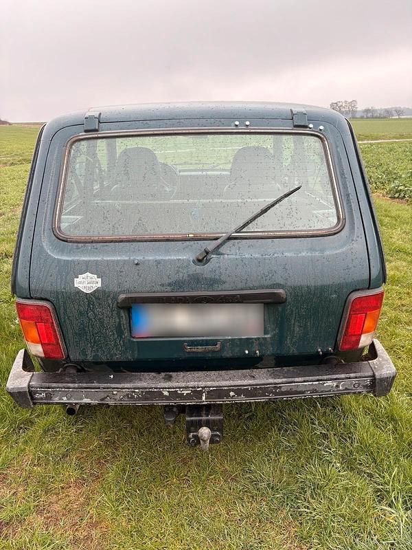 Second-hand Lada niva 81 CP (59 kW) 2010 Verde SUV