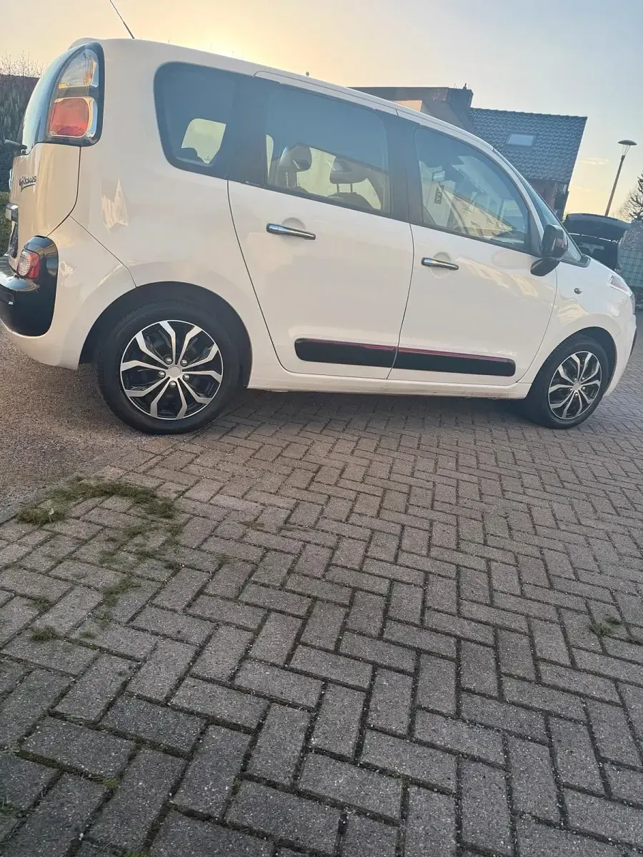 Usado Citroën C3 80 CV (58 kW) 2009 Blanco Monovolumen