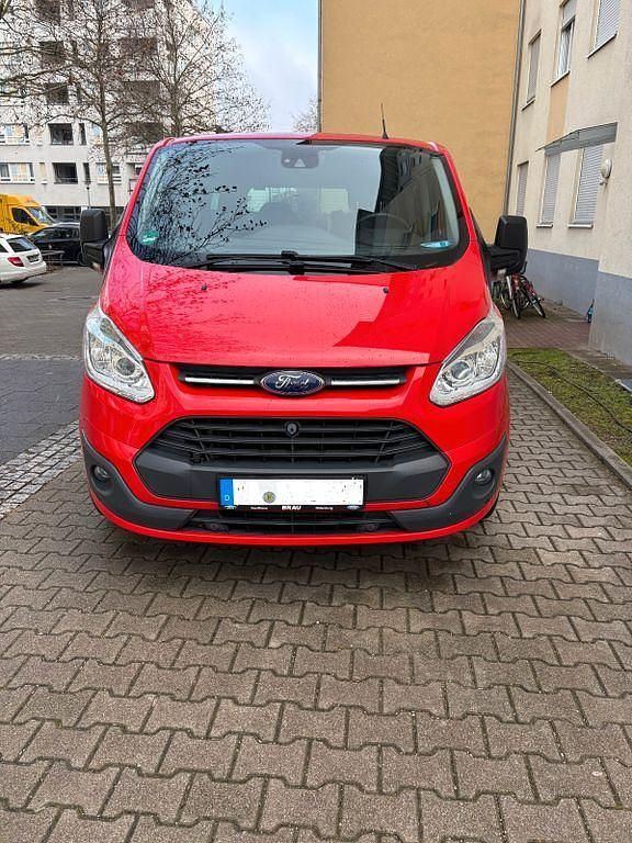 Gebraucht Ford Tourneo Trend 125 PS (91 kW) 2015 Rot Van / Kleinbus
